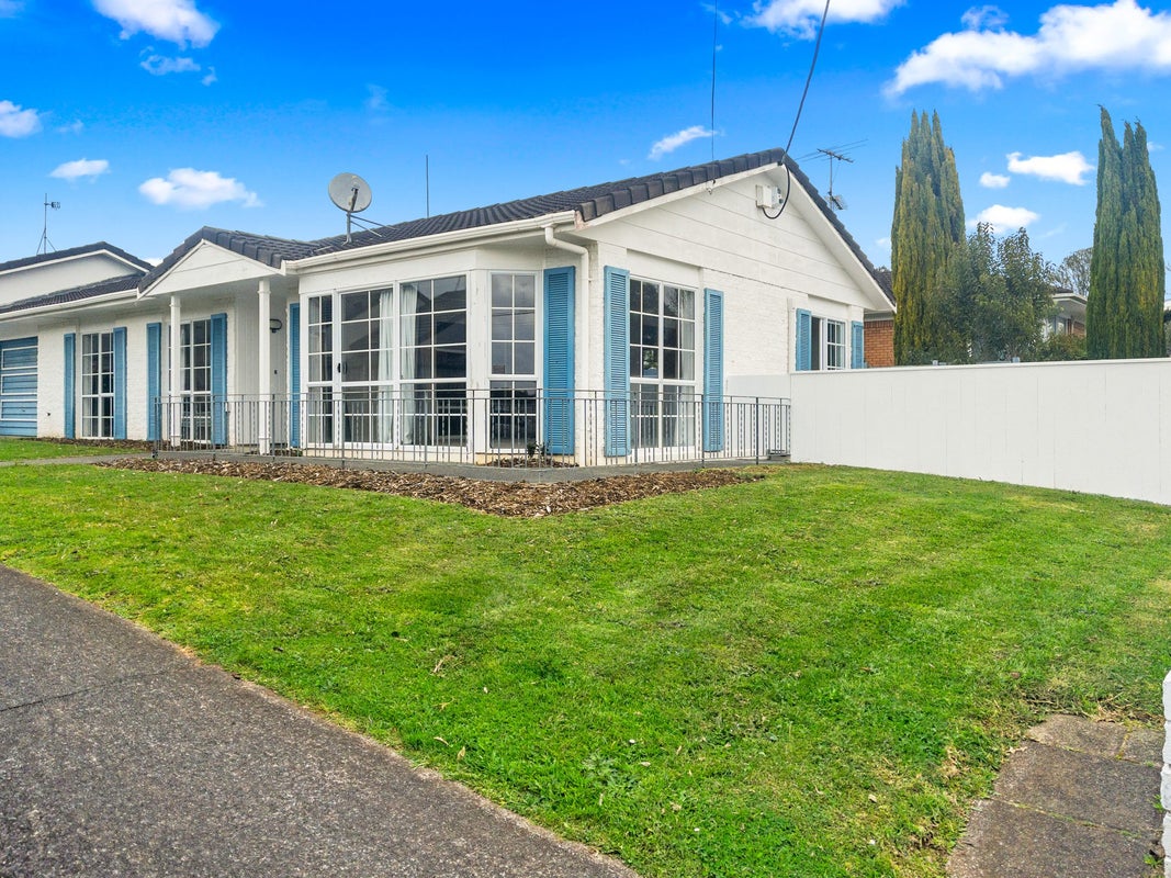 1/5 Napoleon Avenue, Milford, Auckland - Carousel 2