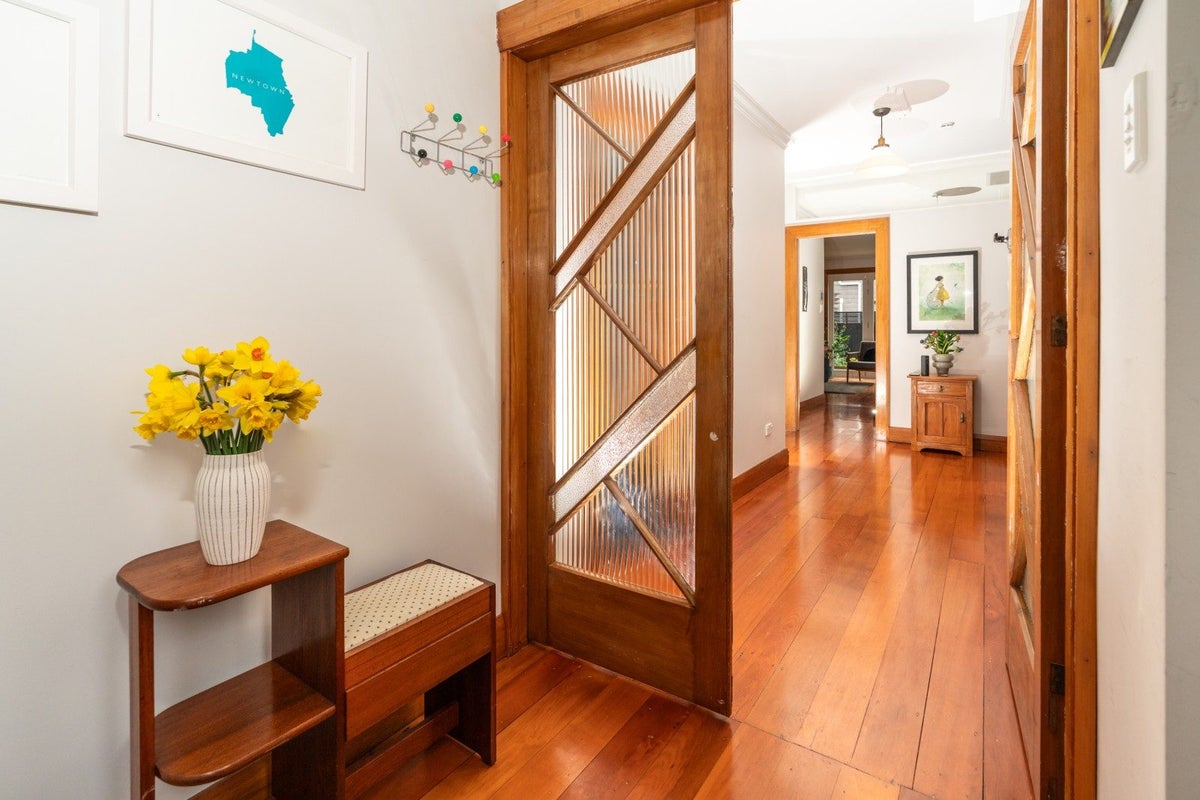 75 Miramar Avenue, Miramar, Wellington - Carousel 2