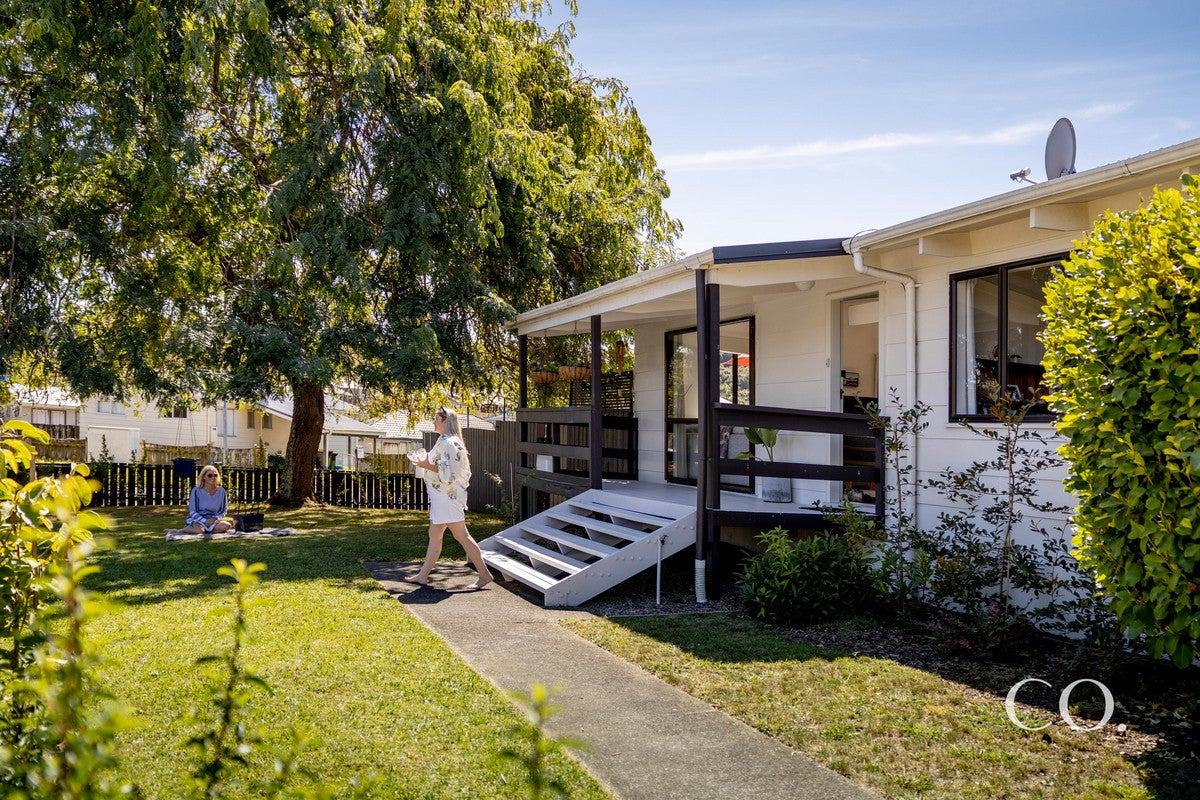 1 Luke Street, Brookfield, Tauranga - Carousel 1