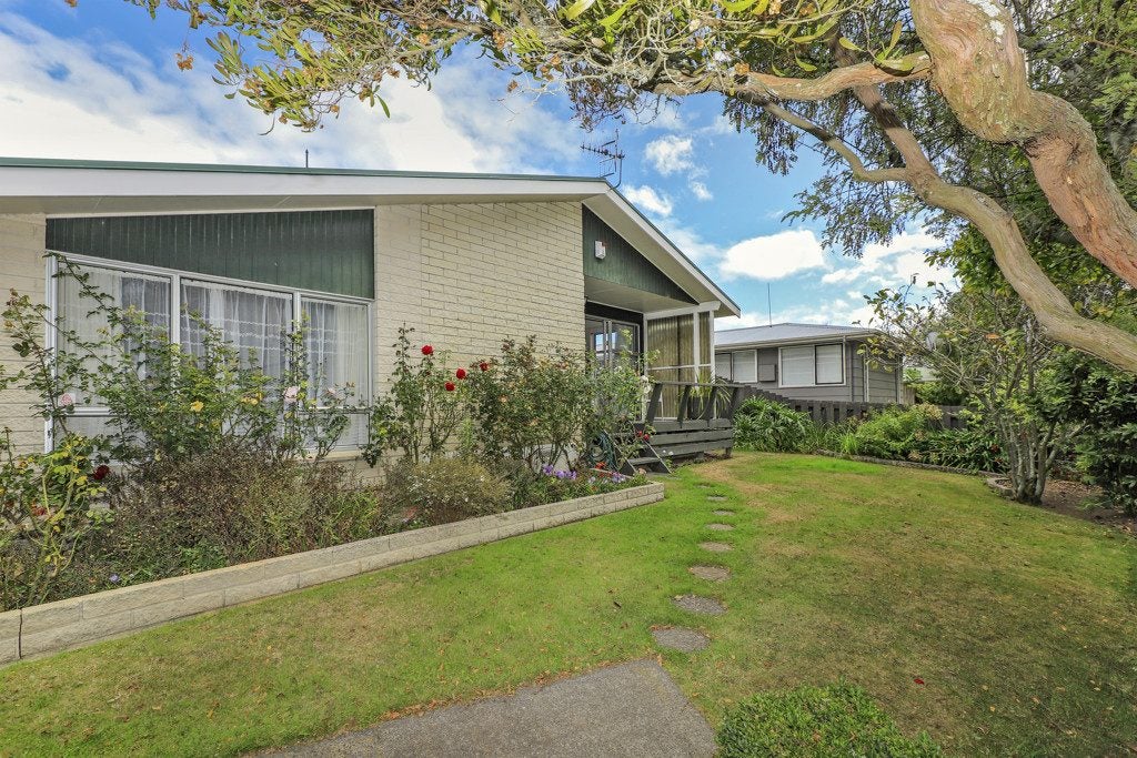 23 Ardrossan Avenue, Flaxmere, Hastings - Carousel 2