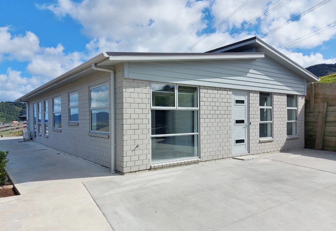 31 Percy Kinsman Crescent, Riverstone Terraces, Upper Hutt - Carousel 1