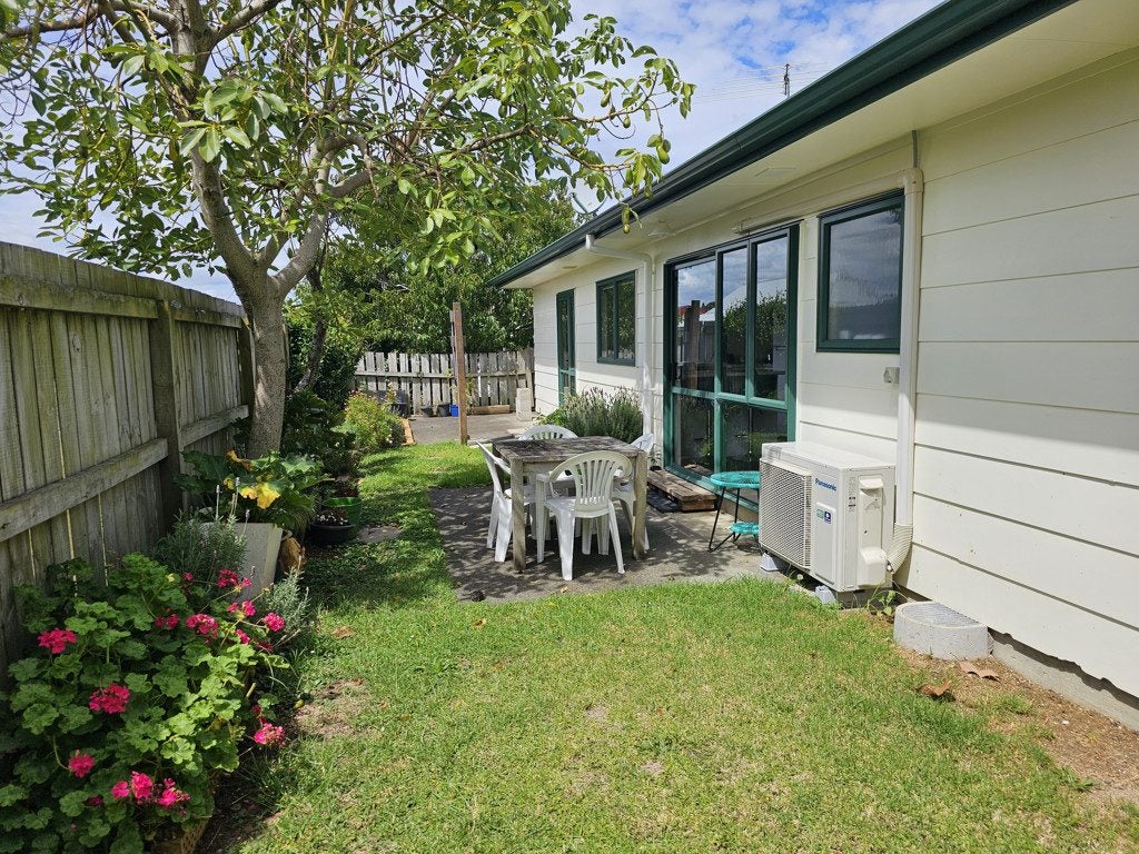 16B Jellicoe Avenue, Tuakau, Tuakau - Carousel 1