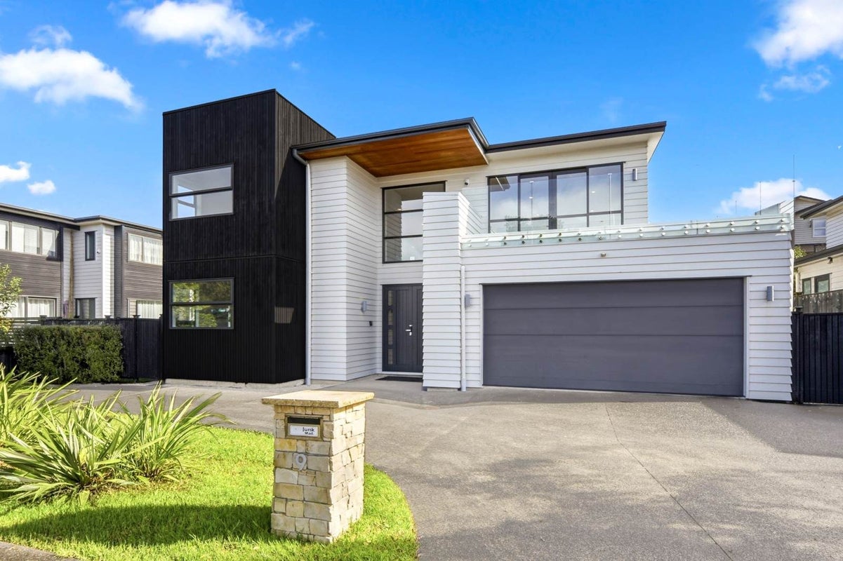 9 Caldera Drive, Long Bay, Auckland - Carousel 1
