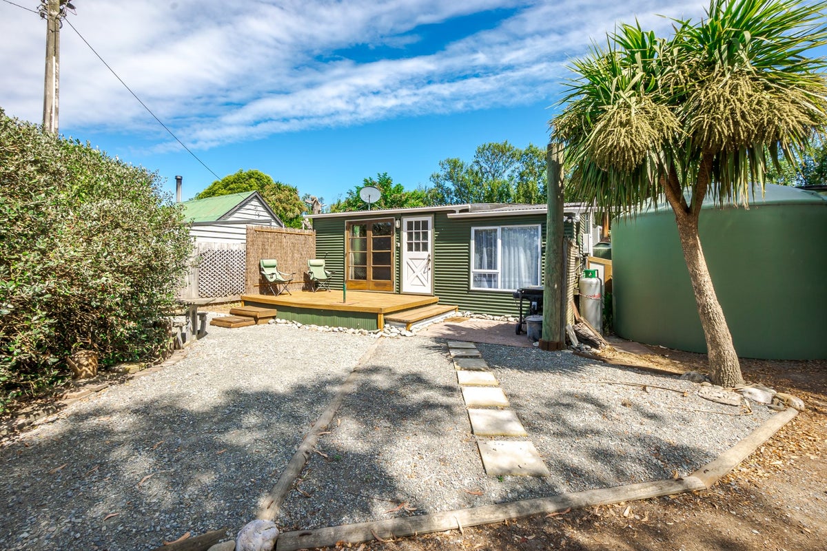 9 Stopbank Road, Milford - Carousel 2