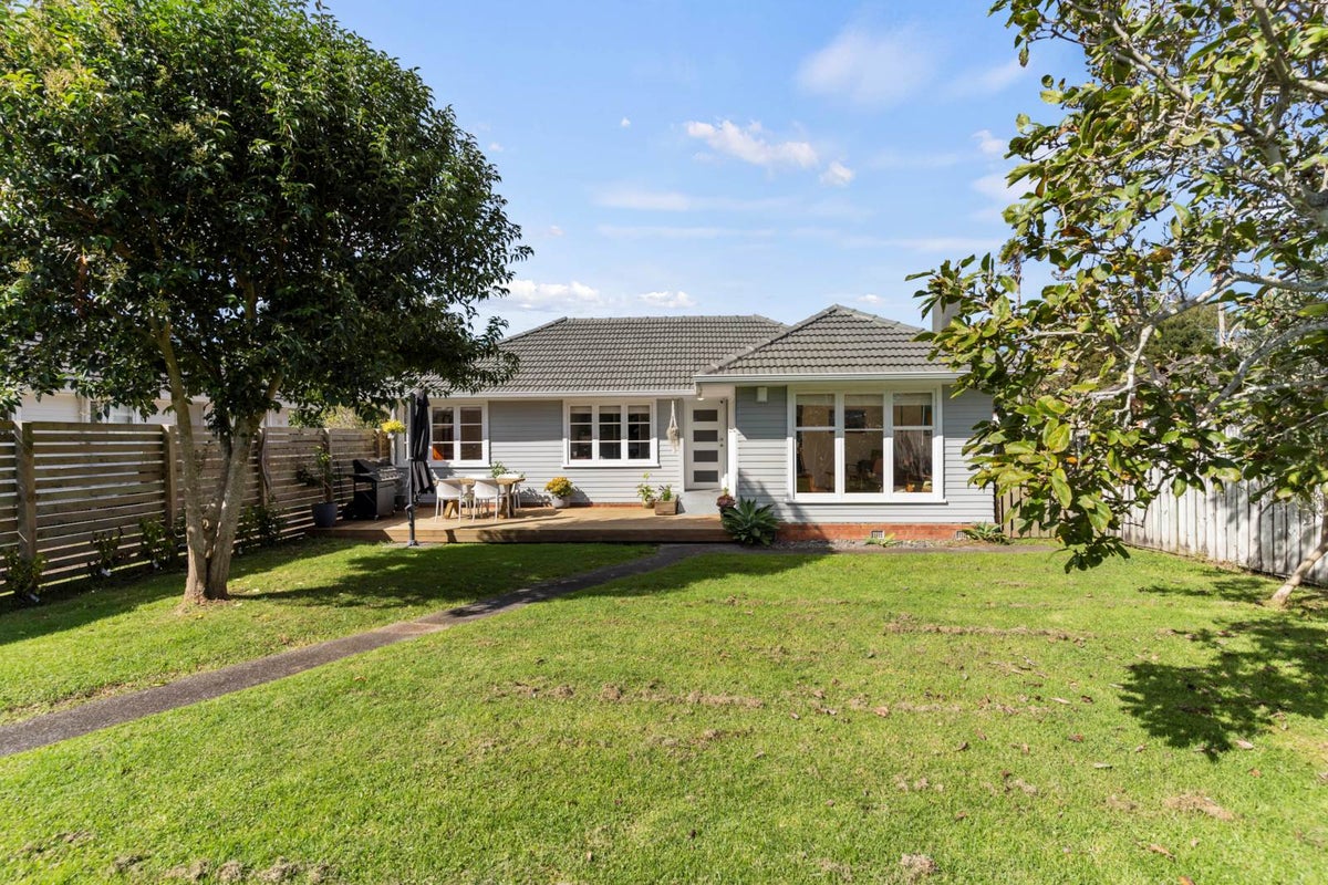 1/25 Kervil Avenue, Te Atatu Peninsula, Auckland - Carousel 2