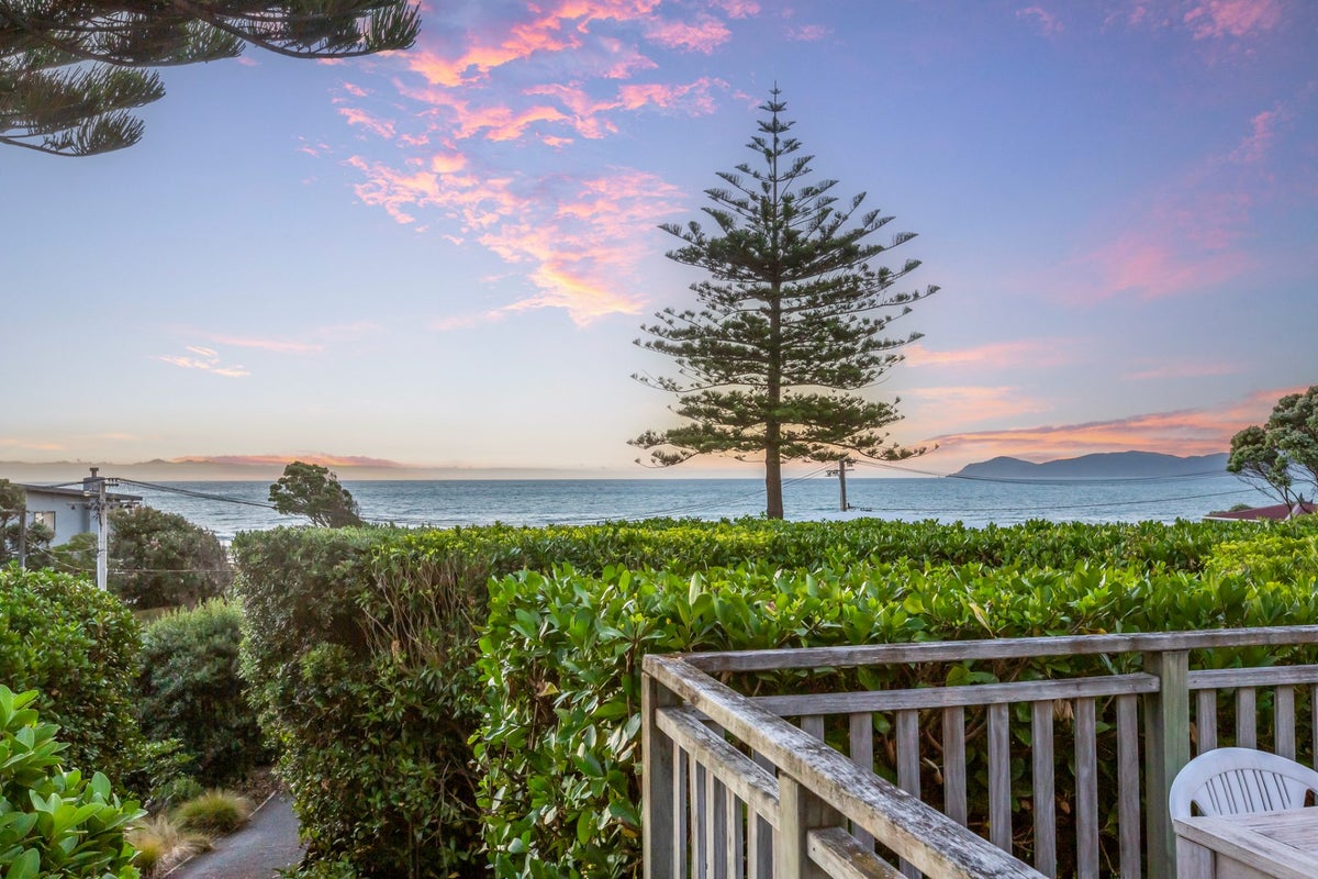 53 The Esplanade, Raumati South, Paraparaumu - Carousel 1