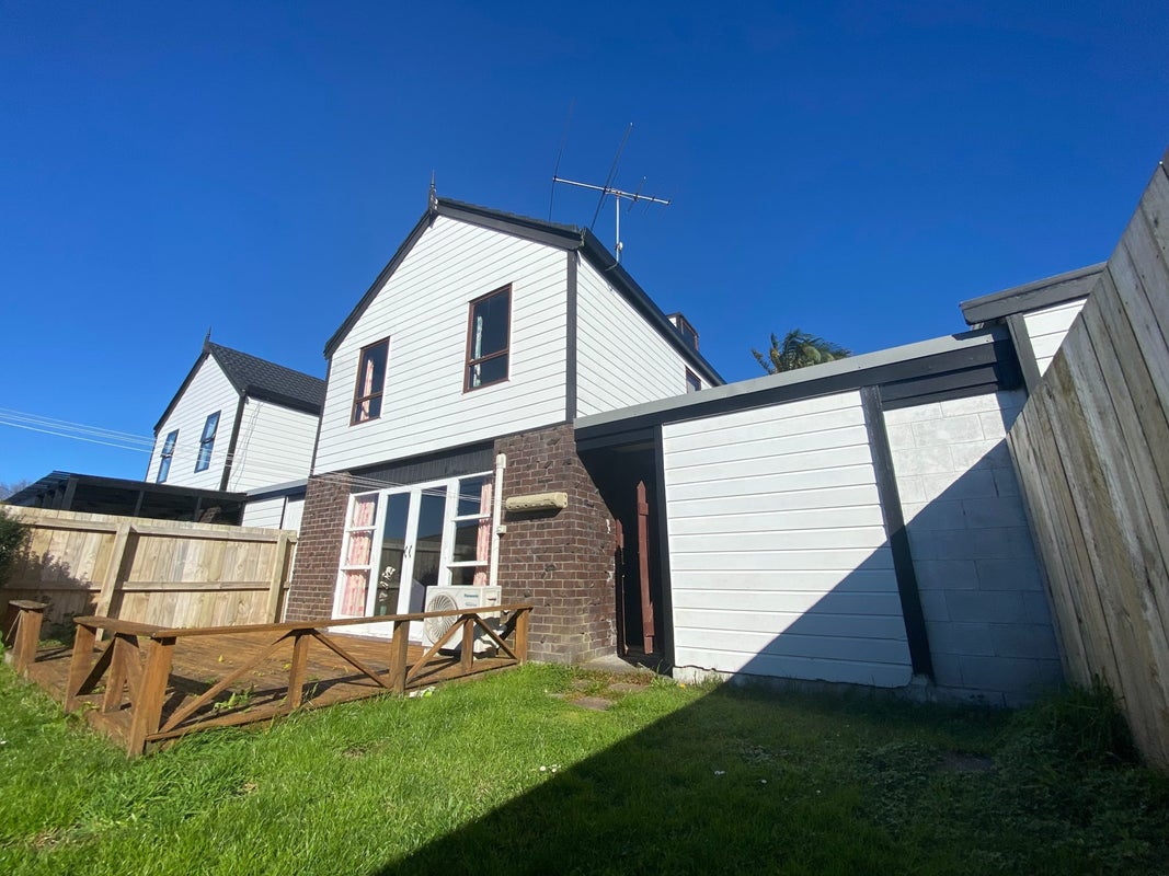 6/7 Koromiko Street, New Lynn, Auckland - Carousel 11