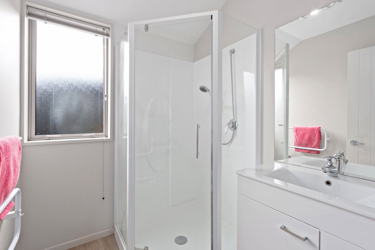 33A Wilsons Road South, Saint Martins, Christchurch - Carousel 12