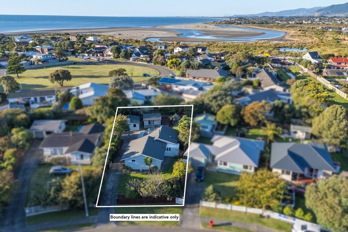 45 Te Kupe Road, Paraparaumu Beach, Paraparaumu - Carousel 1