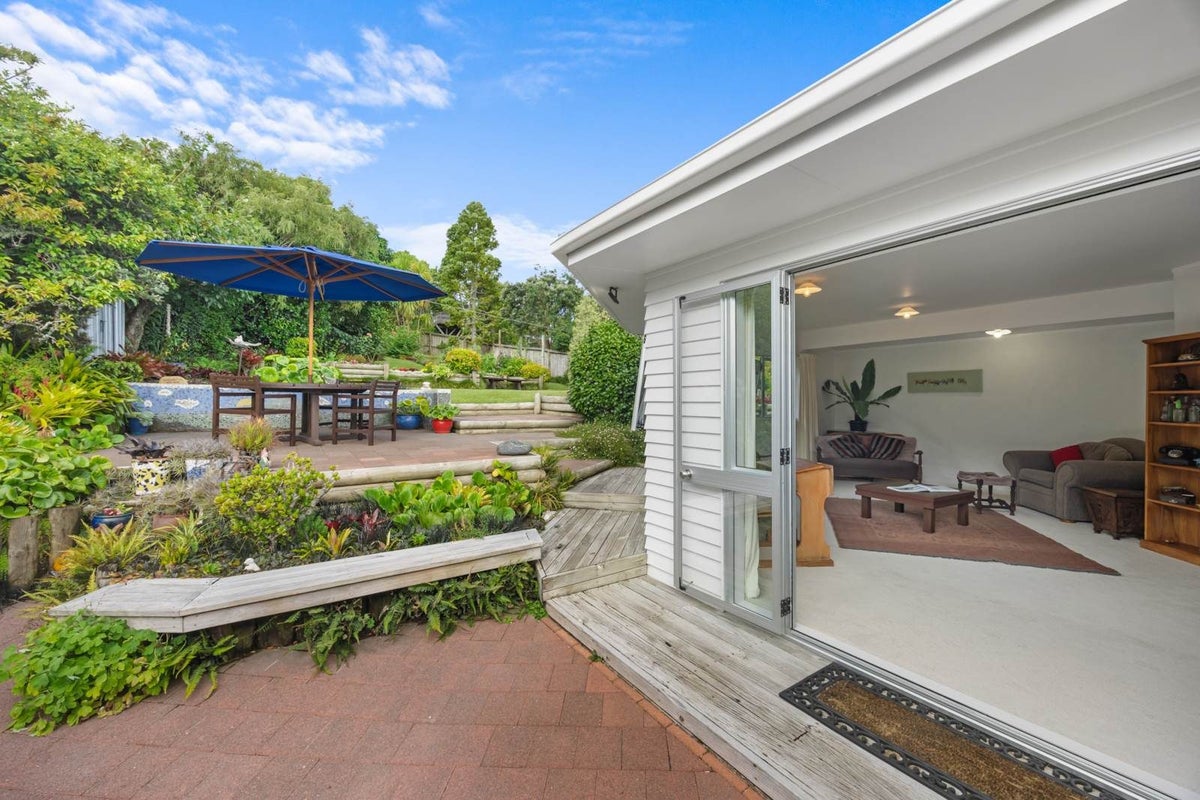25 Seaton Road, Murrays Bay, North Shore City, Auckland - Carousel 1