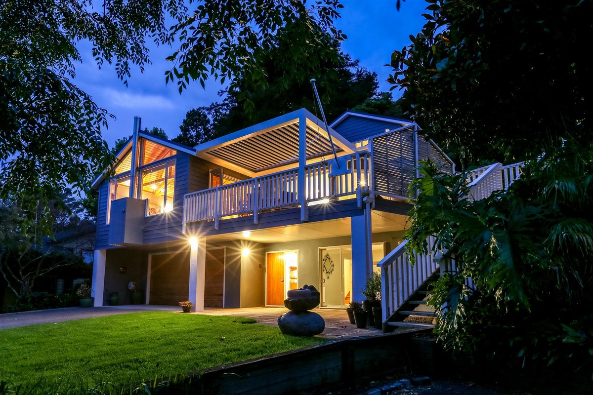11B Spencer Place, Merrilands, New Plymouth - Carousel 1