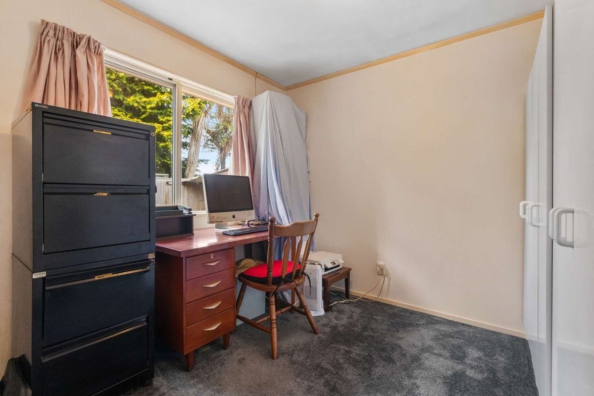 3B Leo Place, Kawaha Point, Rotorua - Carousel 11