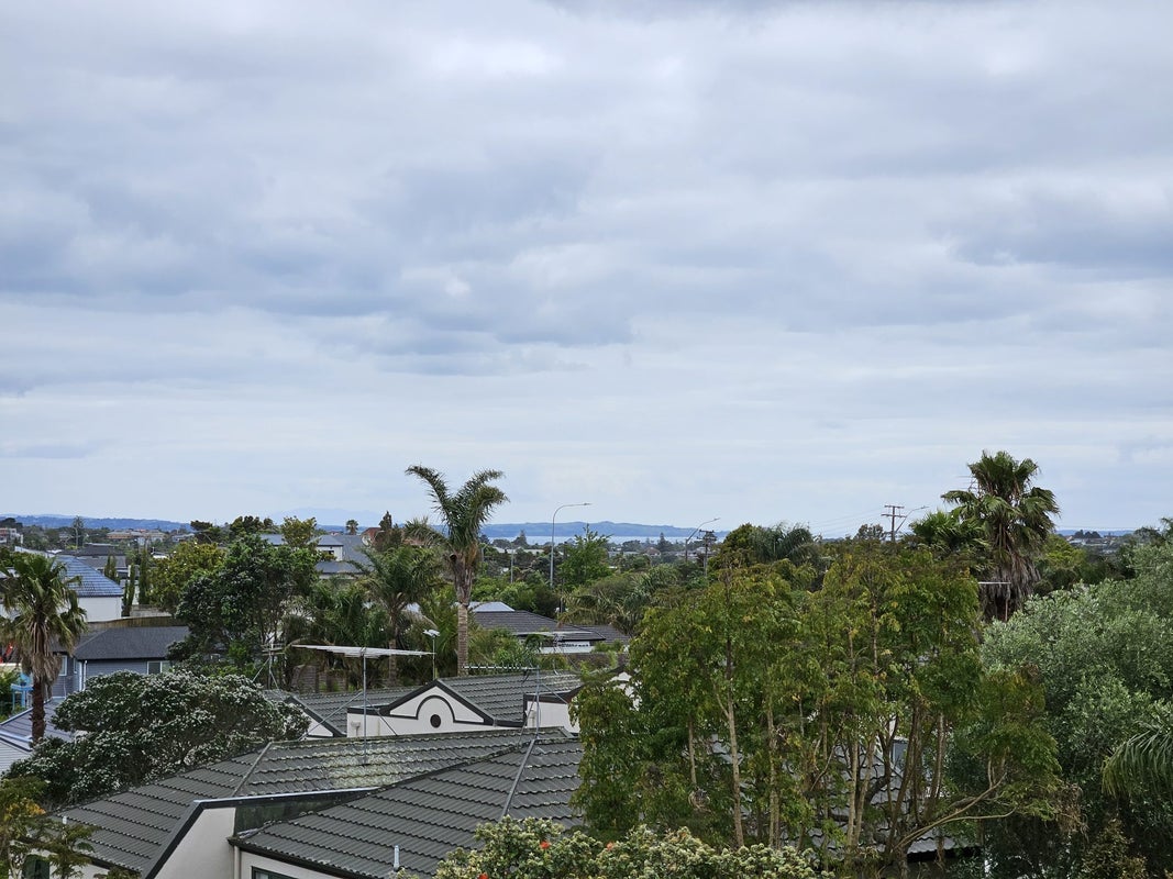 7/11 Spencer Road, Oteha, Auckland - Carousel 2