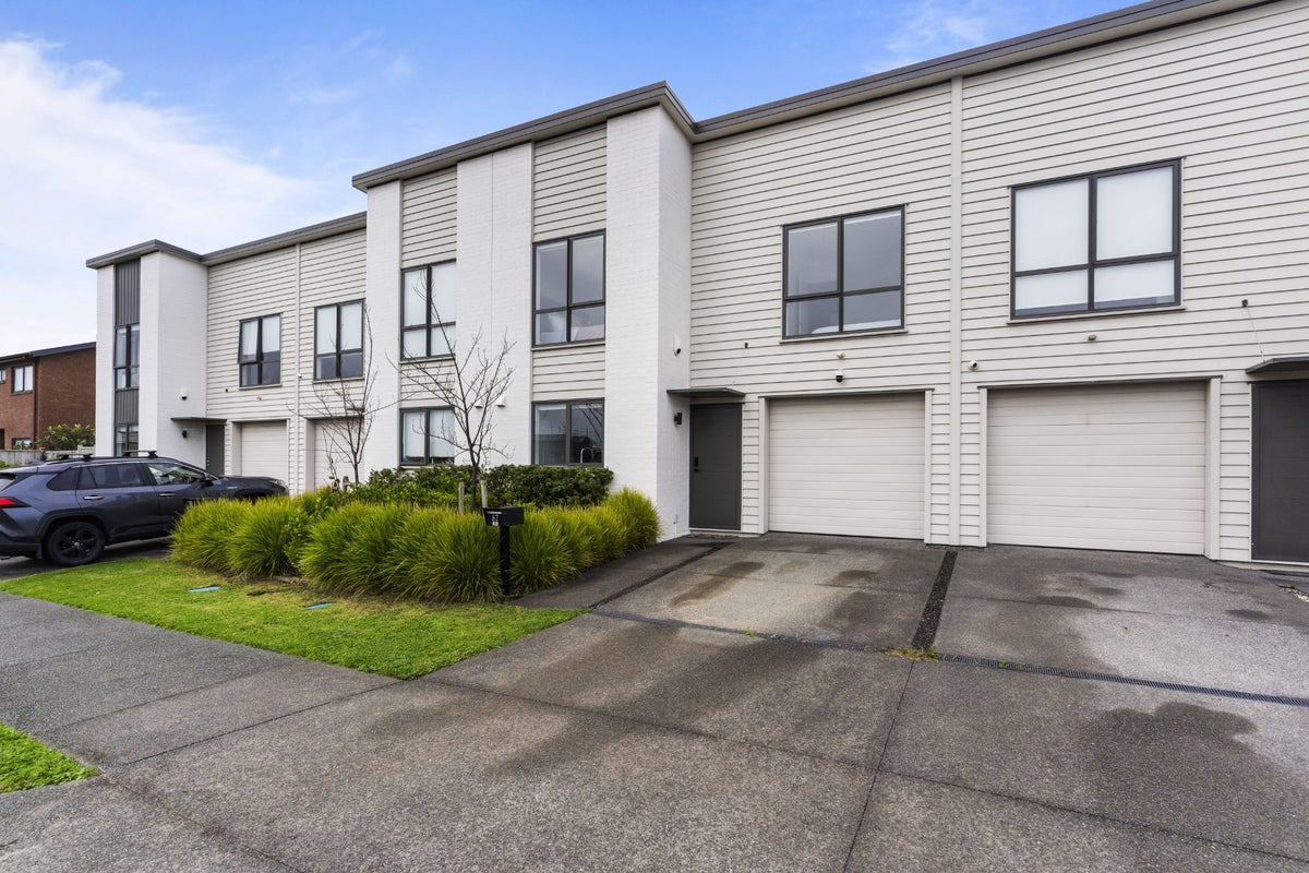62 Te Napi Drive, Takanini, Auckland - Carousel 2