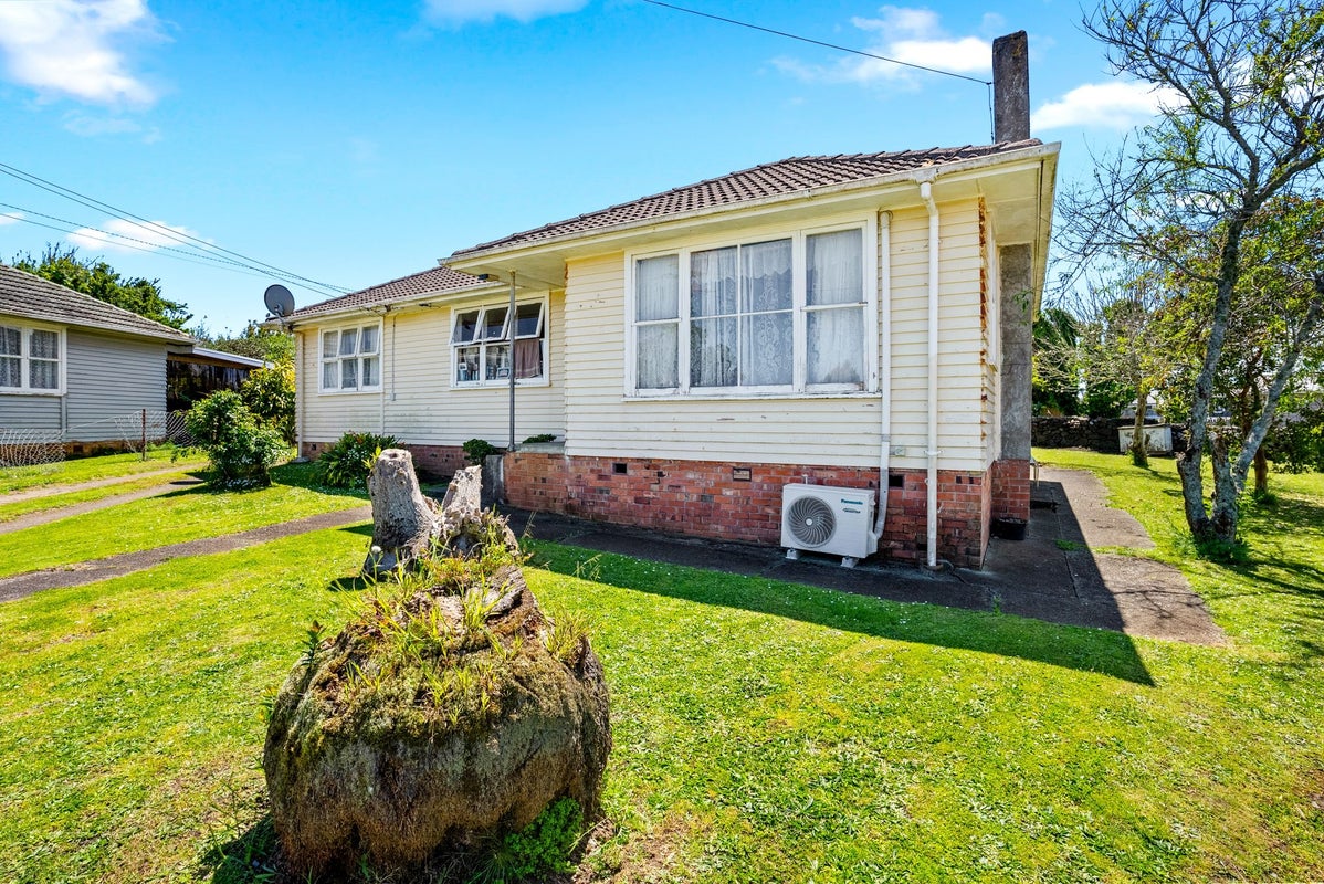 12 Derrett Place, Mangere Bridge, Auckland - Carousel 2