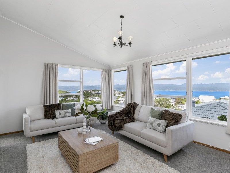 33 Ranui Crescent, Khandallah, Wellington - Carousel 1