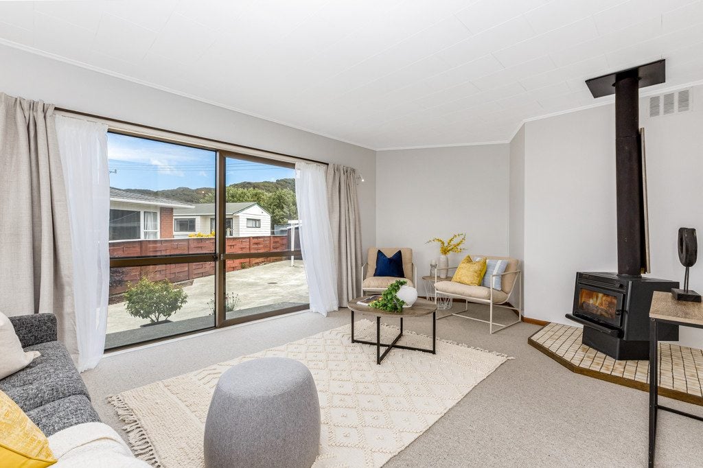 73 Karamu Crescent, Wainuiomata, Lower Hutt - Carousel 2