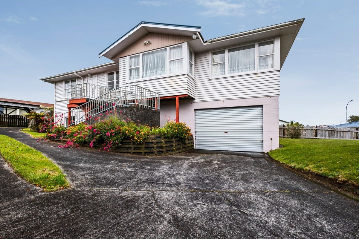 18 Leon Place, Waitara, Waitara - Carousel 1