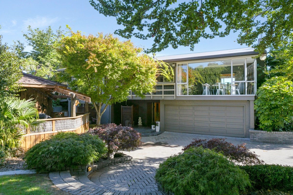 11 Chesham Avenue, Waipahihi, Taupo - Carousel 1
