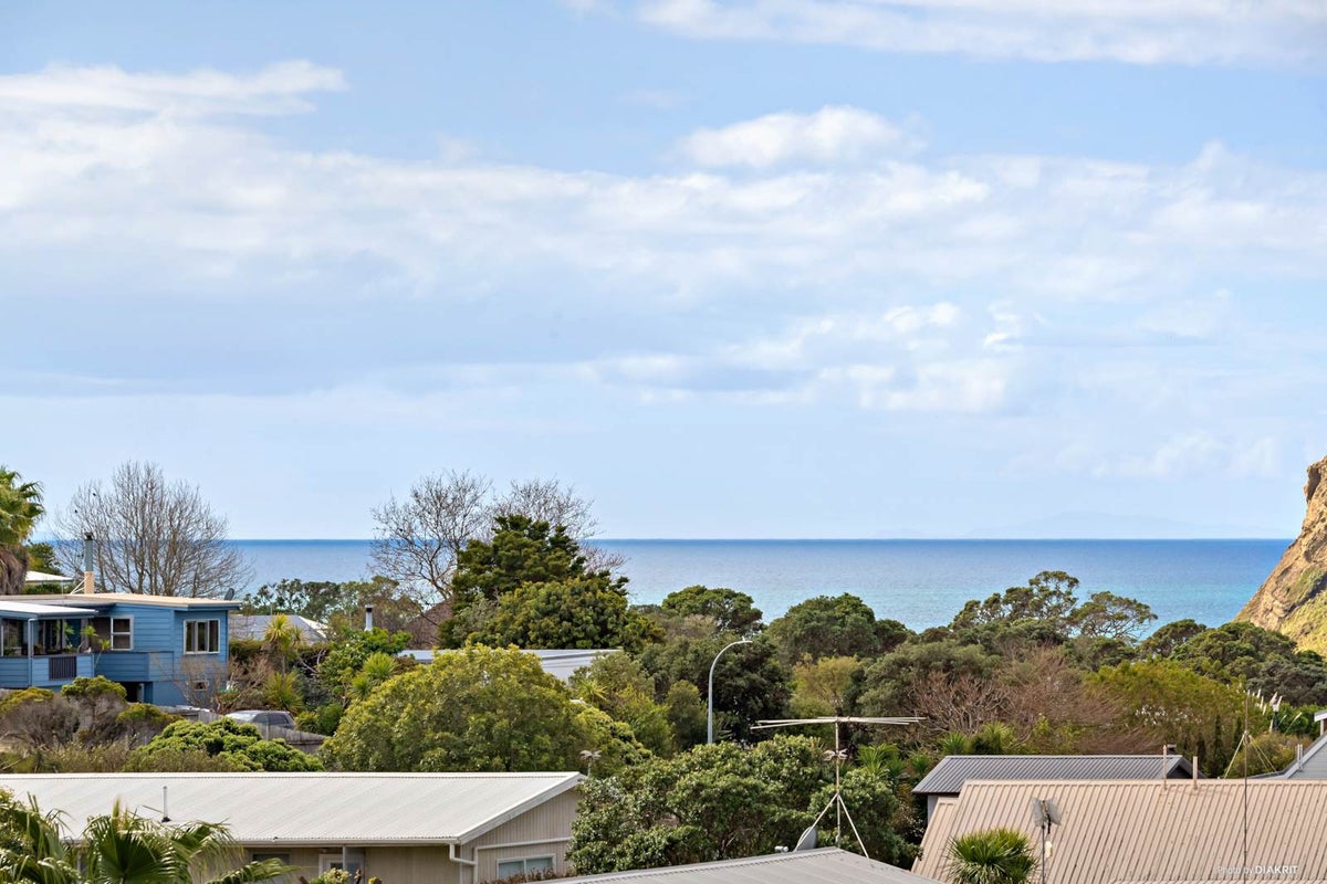 21A Everard Avenue, Army Bay, Whangaparaoa - Carousel 2