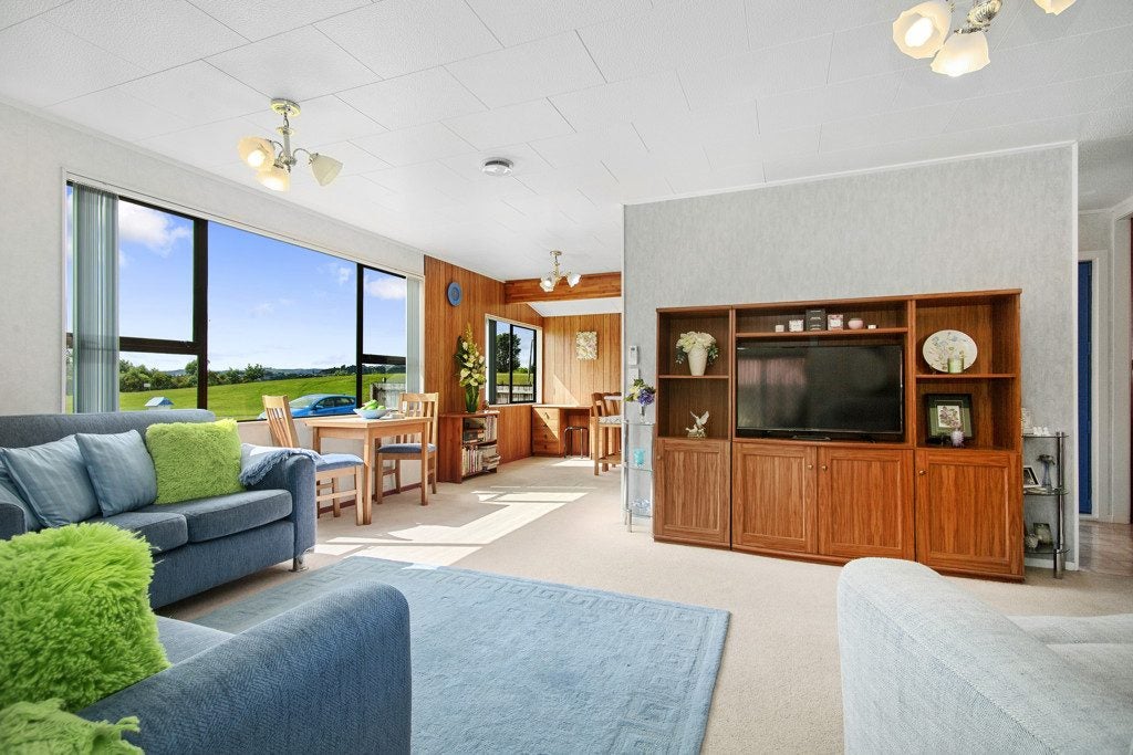 10 Morning View, Titahi Bay, Porirua - Carousel 2