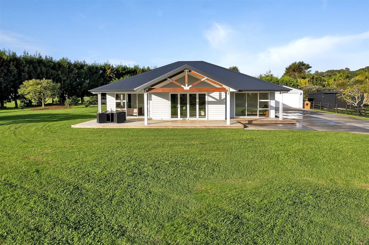 21 Corsair Drive, Whangarei - Carousel 1