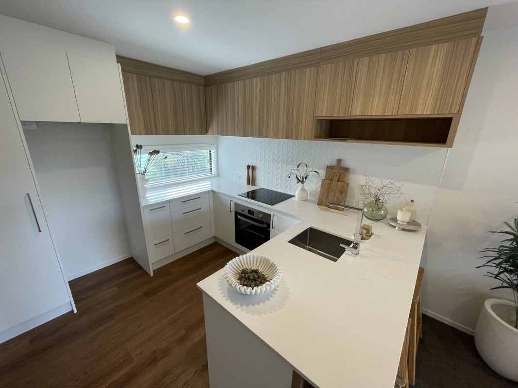 4/5 Dellwood Avenue, Henderson, Auckland - Carousel 2