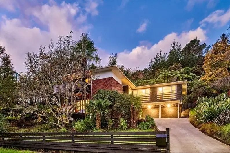 33 Kairimu Street, Stokes Valley, Lower Hutt - Carousel 1