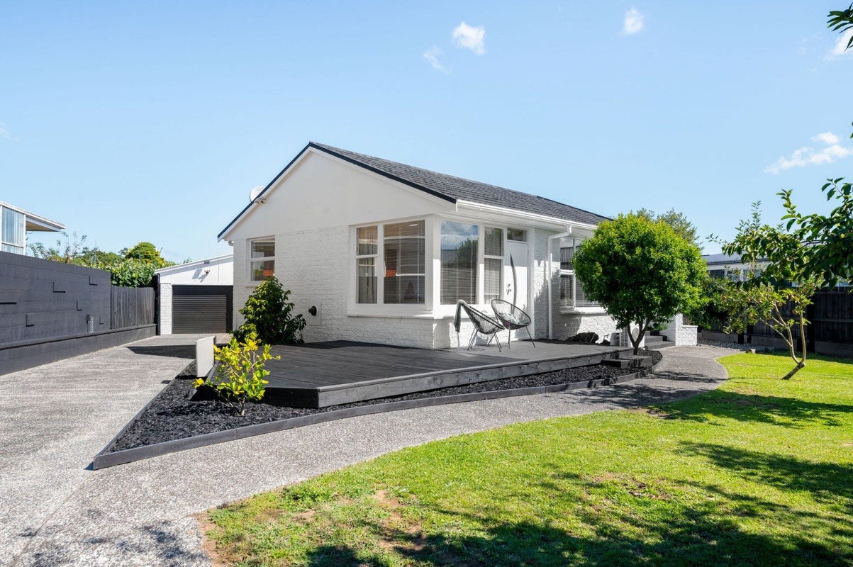 15 Kensington Place, Fairfield, Hamilton - Carousel 1