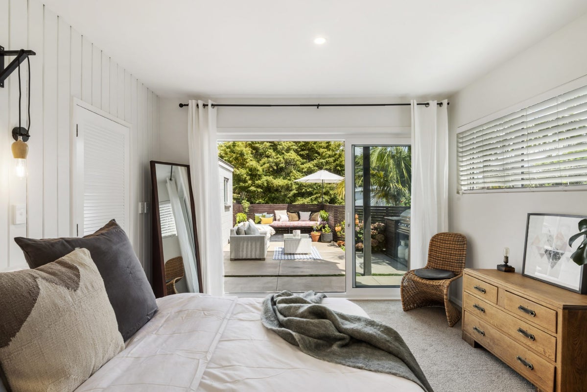 8 Willow Avenue, Birkenhead, Auckland - Carousel 2