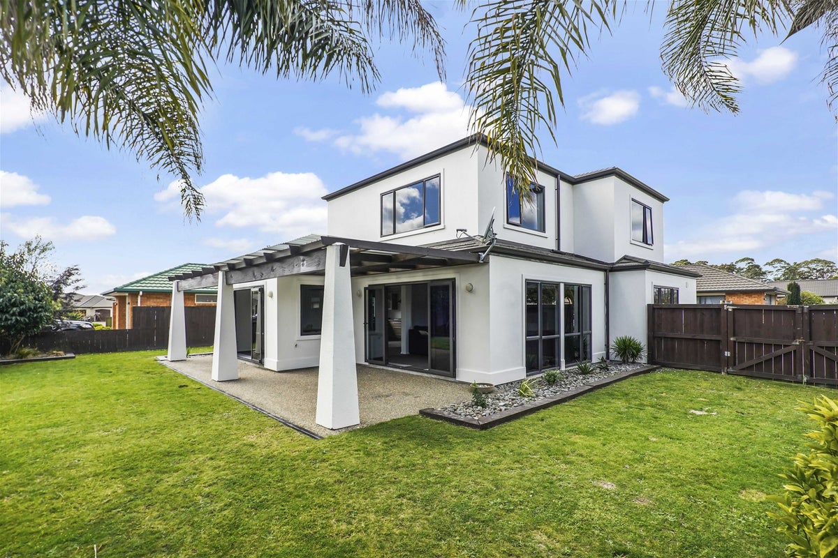 2 MacCallum Court, Rototuna, Hamilton - Carousel 1
