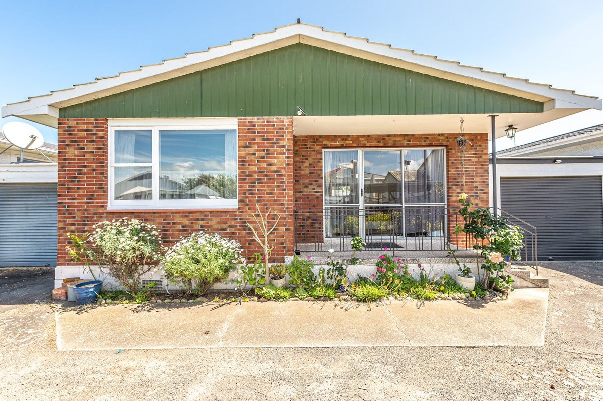 3/5 Saint Leonard Street, Saint Johns Hill, Whanganui - Carousel 1
