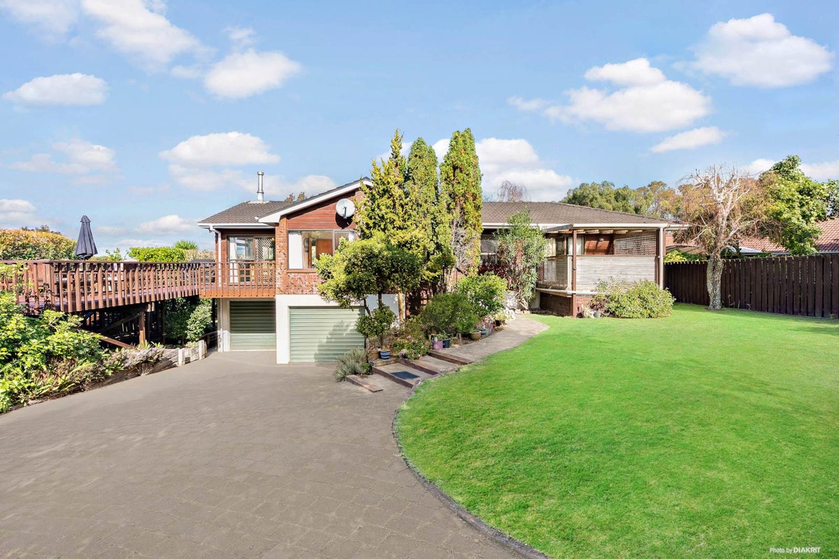 41 Botany Road, Botany Downs, Auckland - Carousel 1