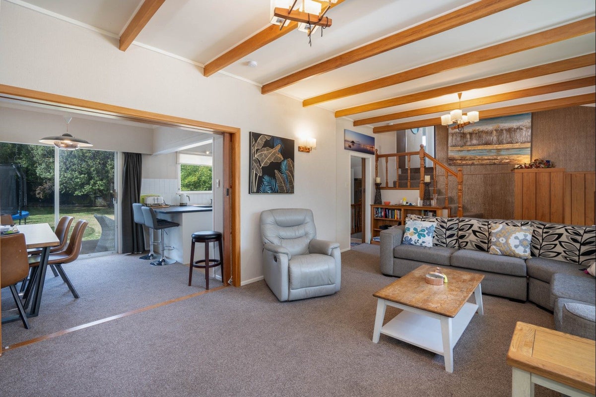 27 Oregon Drive, Rainbow Point, Taupo - Carousel 2