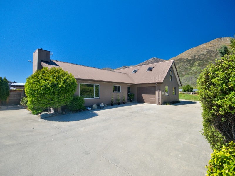 11 Poolburn Court, Lake Hayes, Queenstown - Carousel 2