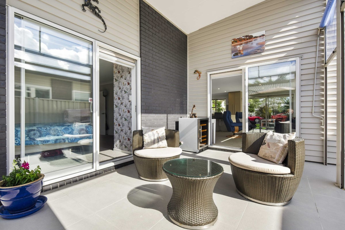 11 Laurie Street, Red Beach, Red Beach - Carousel 2
