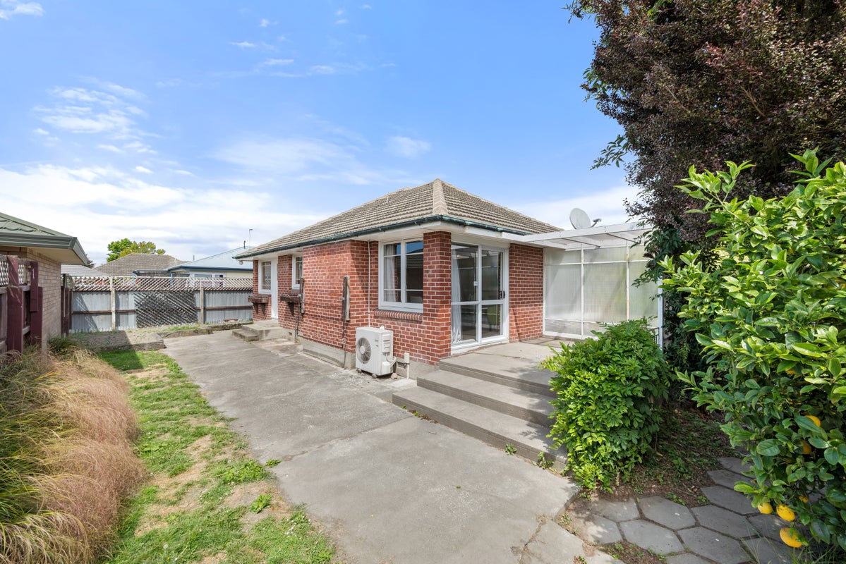 11 Daniels Road, Redwood, Christchurch - Carousel 2