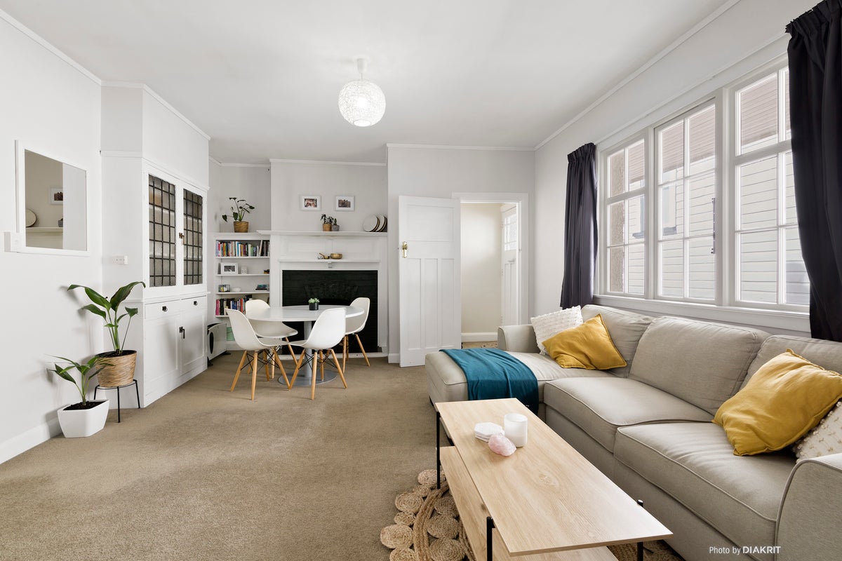 4/11 Goring Street, Thorndon, Wellington - Carousel 2