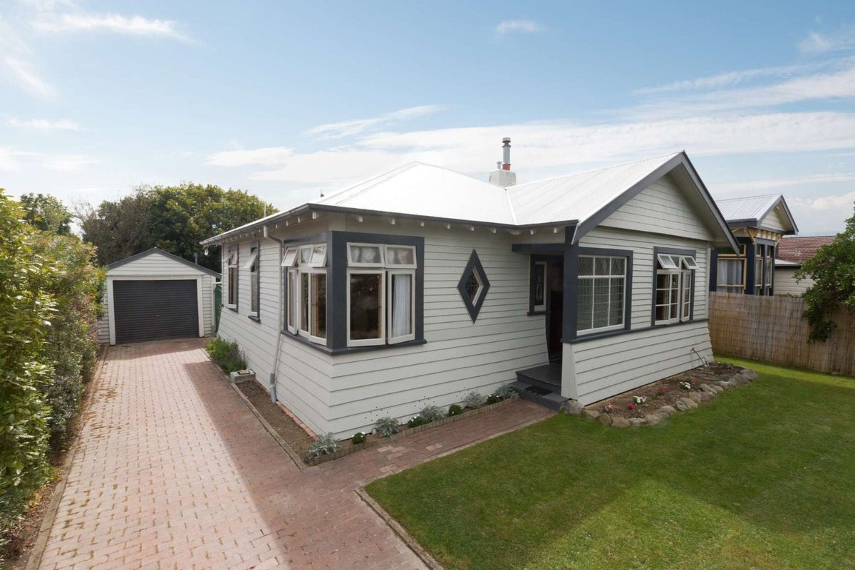 7 Lyndhurst Street, Takaro, Palmerston North - Carousel 1