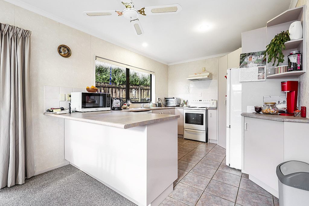 8 Lochinver Drive, Nawton, Hamilton - Carousel 2