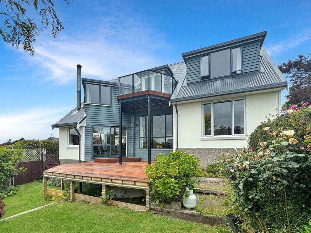 58 Ravensdale Rise, Westmorland, Christchurch - Carousel 1