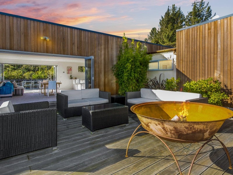 37 Mt Marua Drive, Timberlea, UPPER HUTT - Carousel 21