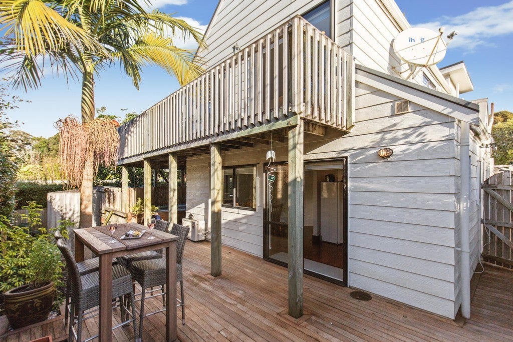 7 Pohutukawa Road, Beachlands, Auckland - Carousel 1
