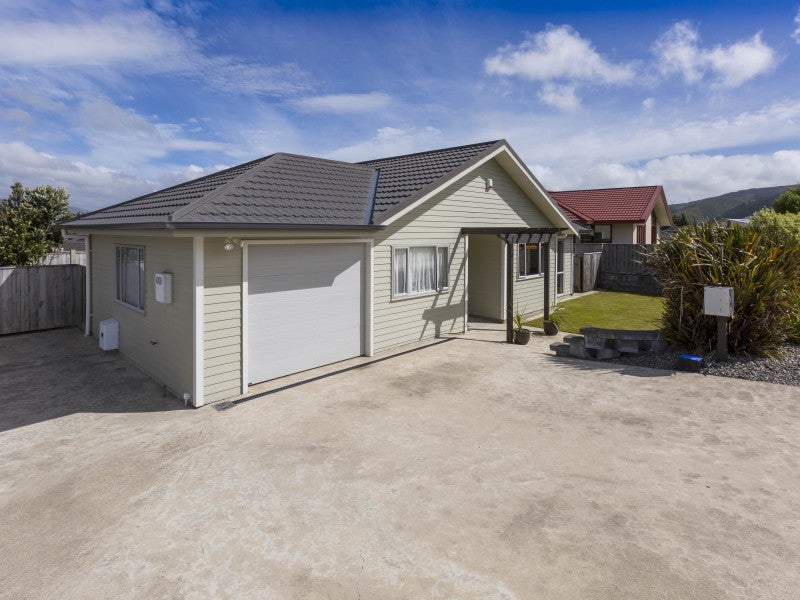 35 McEwen Crescent, Riverstone Terraces, Upper Hutt - Carousel 1