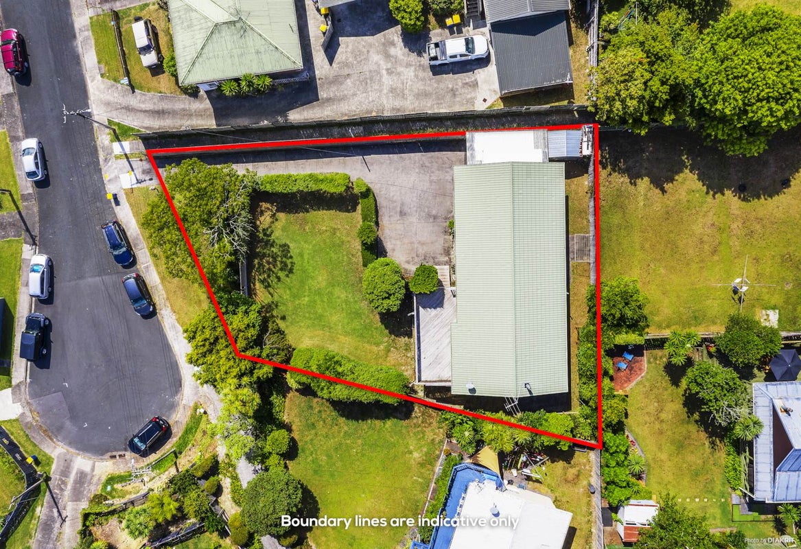 28 Drome View Place, Beach Haven, Auckland - Carousel 1