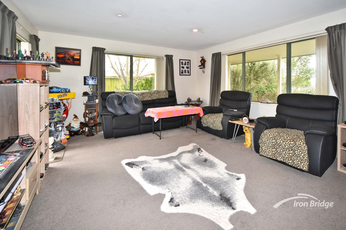 65 Orlando Crescent, Waimairi Beach, Christchurch - Carousel 2