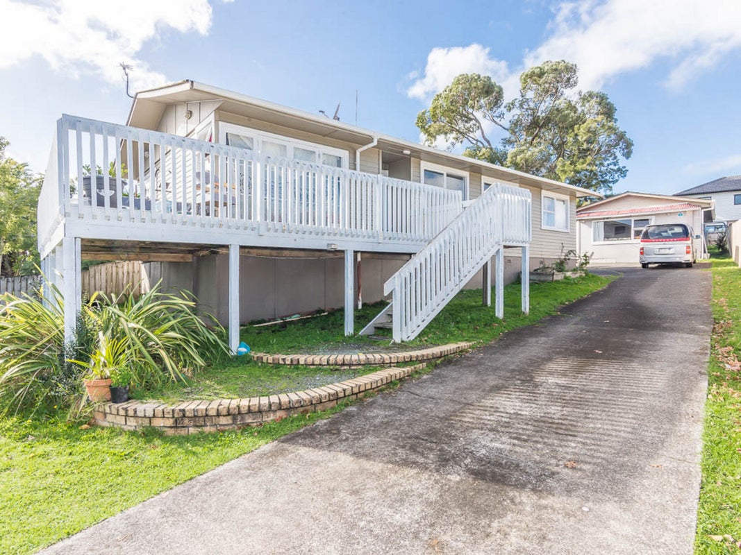4 Coburg Street, Henderson, Auckland - Carousel 1