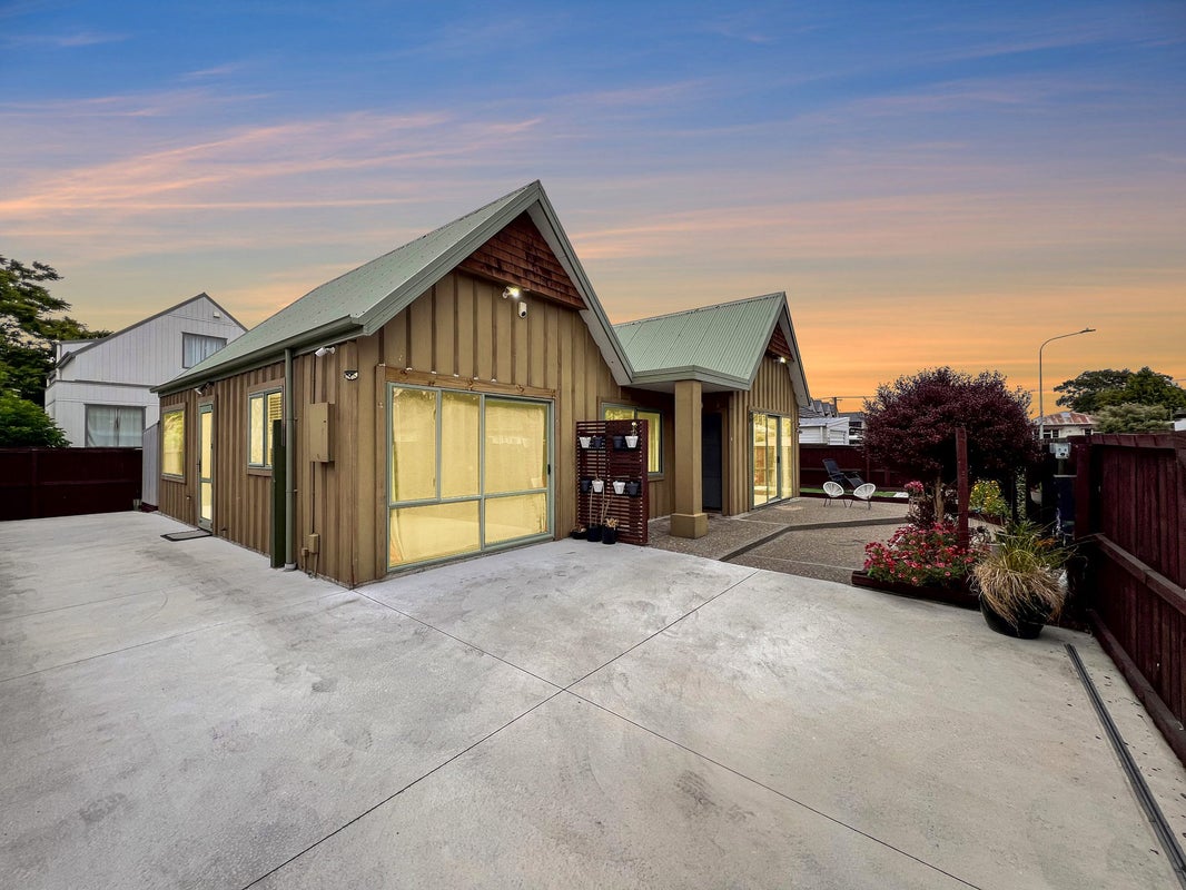 2 Arran Crescent, Woolston, Christchurch - Carousel 1