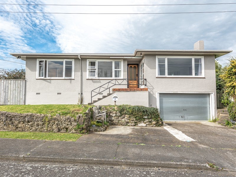 13 East Way, Durie Hill, Whanganui - Carousel 1