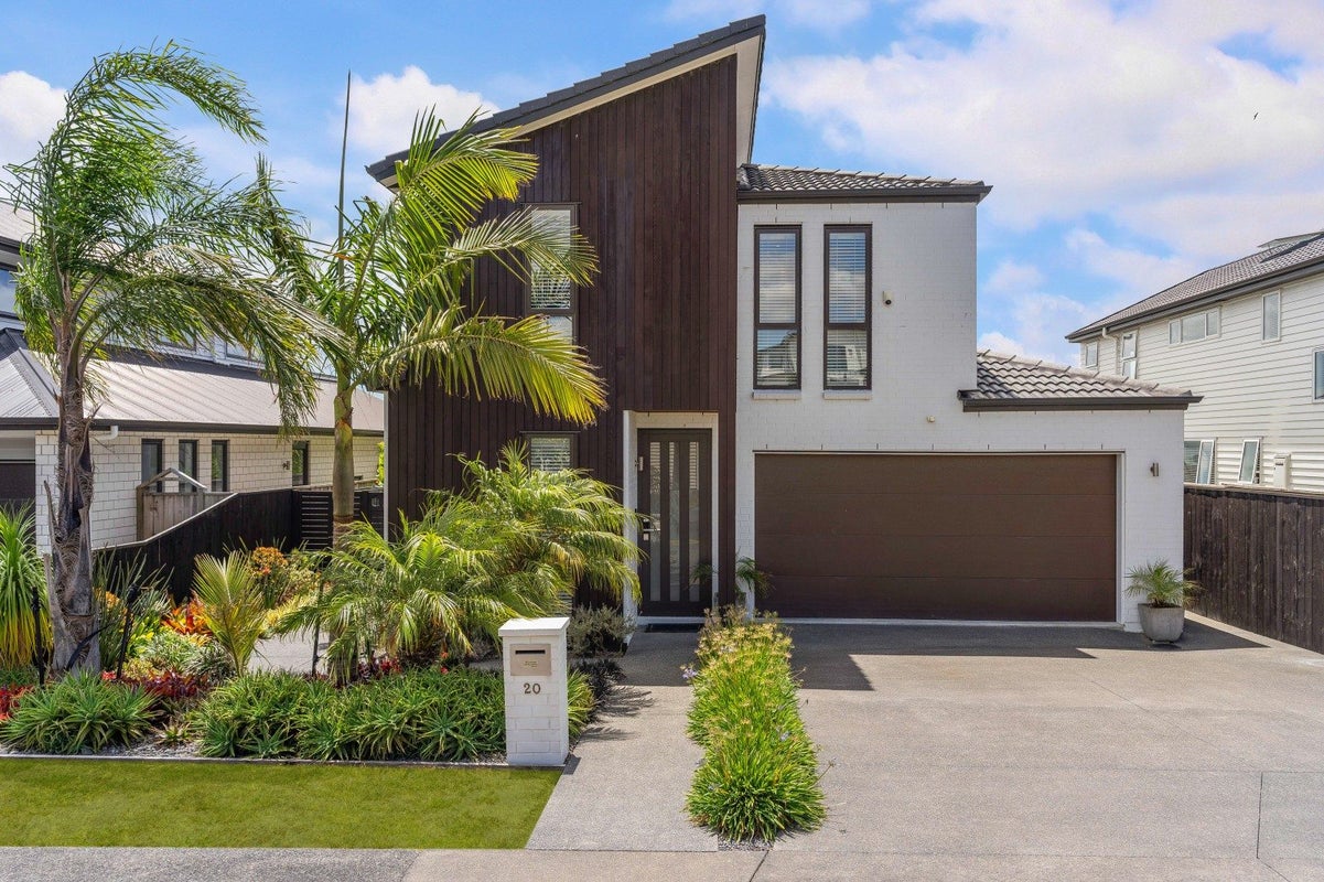 20 Thistle Close, Beachlands, Auckland - Carousel 1